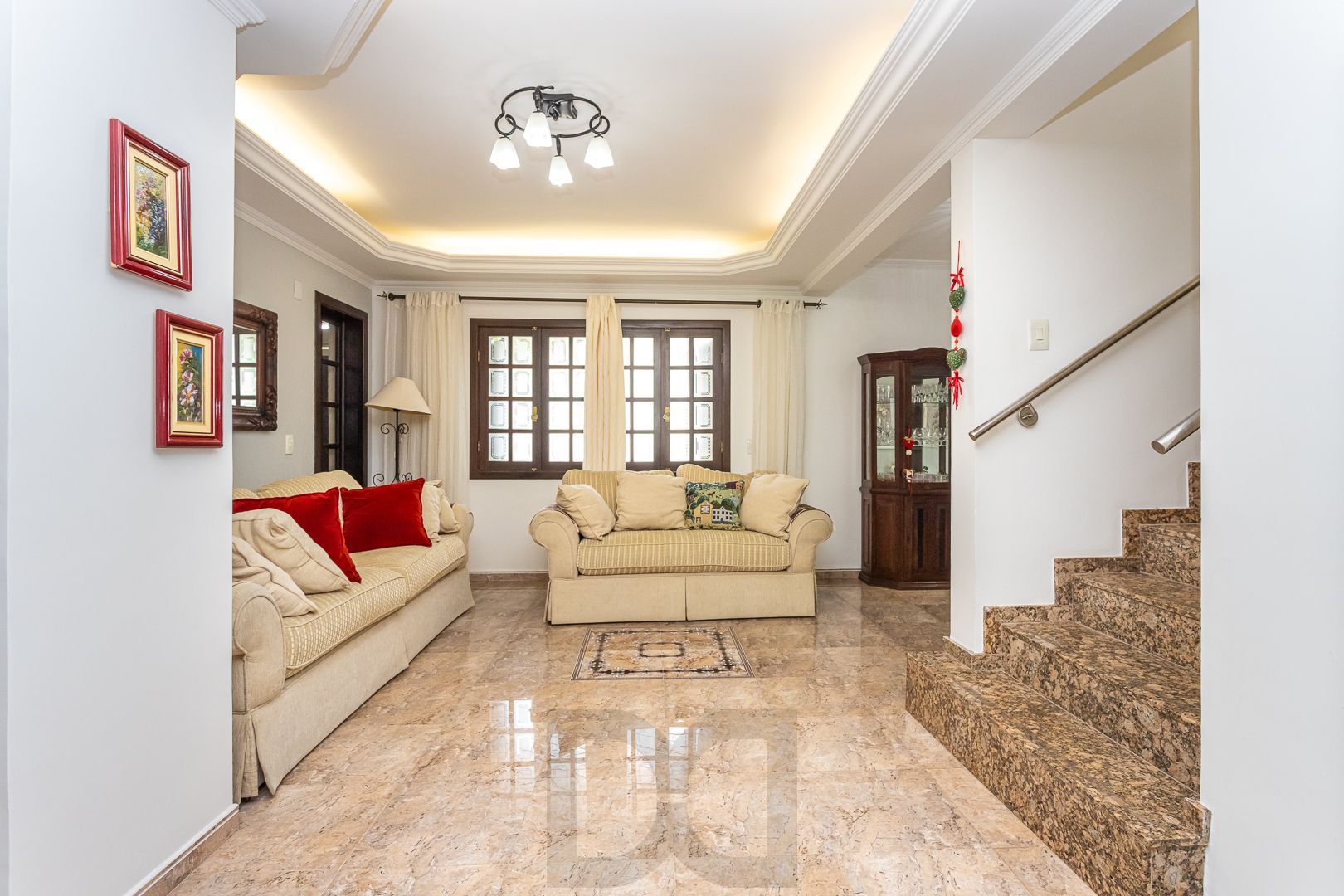 Casa de 272m², 4 dormitórios, 2 suítes e 4 vagas de garagem, no bairro Ipanema, próxima à orla do Guaíba. — foto 6