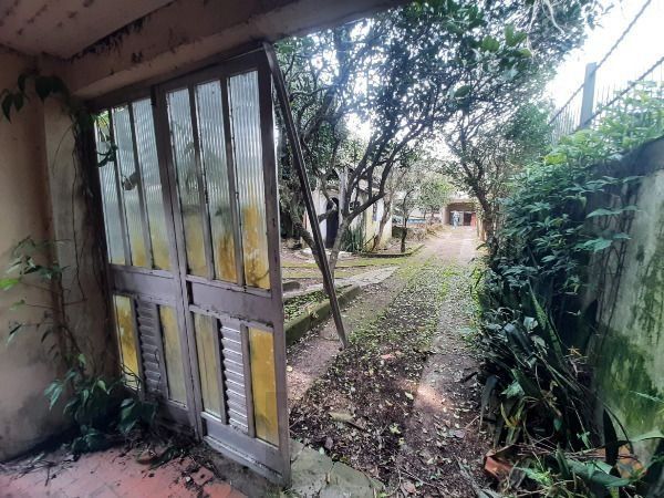 Casa em Porto Alegre, no bairro Cristal, com 4 dormitório(s), e 4 banheiros, à venda. — foto 21