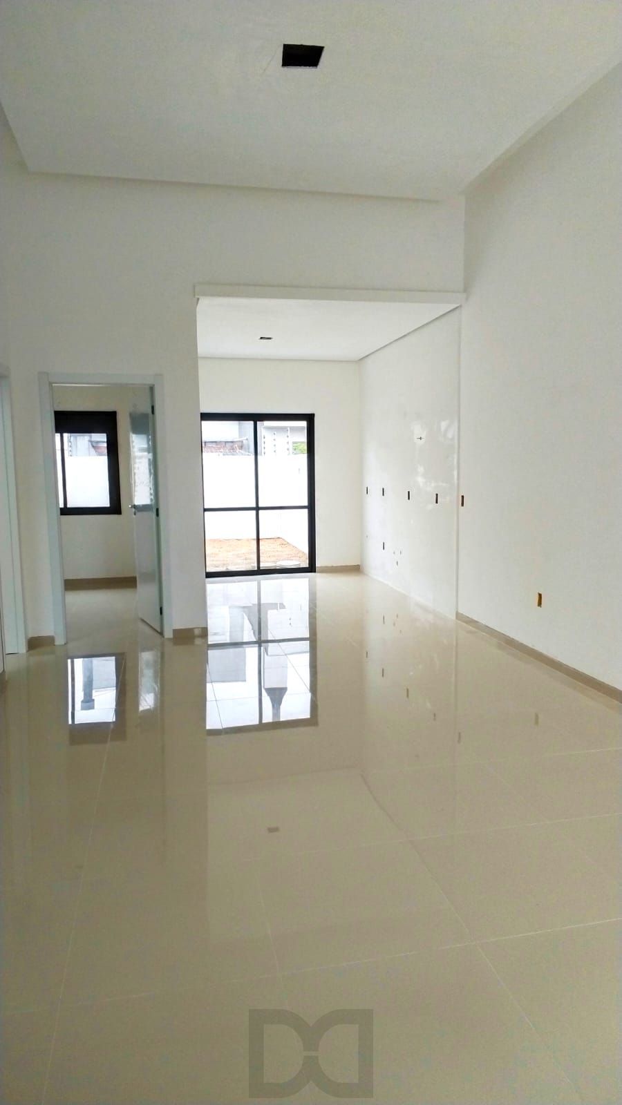 Excelente casa nova, térrea, 2 dormitórios com suíte e pátio — foto 5