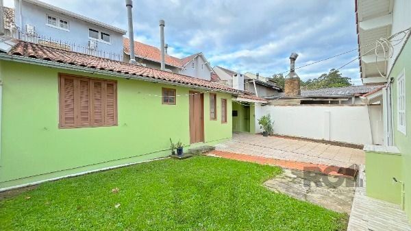 Casa em Porto Alegre, no bairro Guarujá, com 2 dormitório(s), e 2 banheiros, à venda. — foto 27