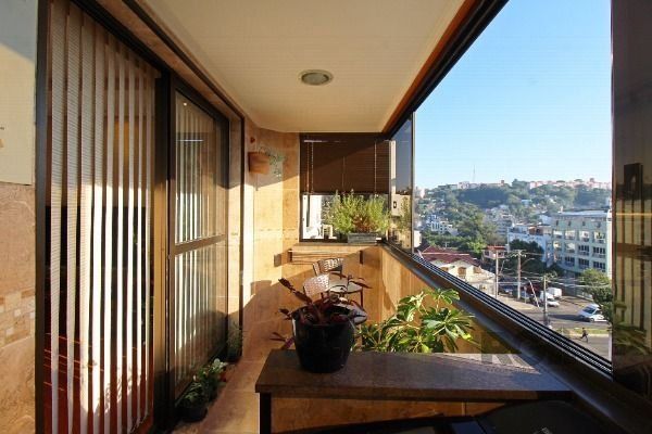Apartamento em Porto Alegre, no bairro Nonoai, com 3 dormitório(s), com uma suíte e 1 banheiro, à venda. — foto 8