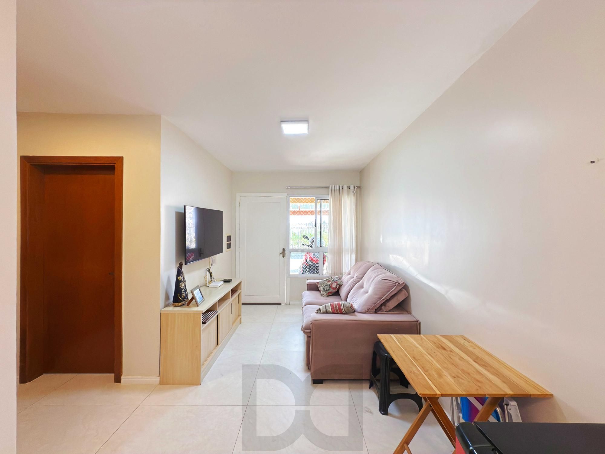 Excelente residência térrea totalmente reformada em condomínio fechado com 2 dormitórios e 2 vagas de garagens — foto 7