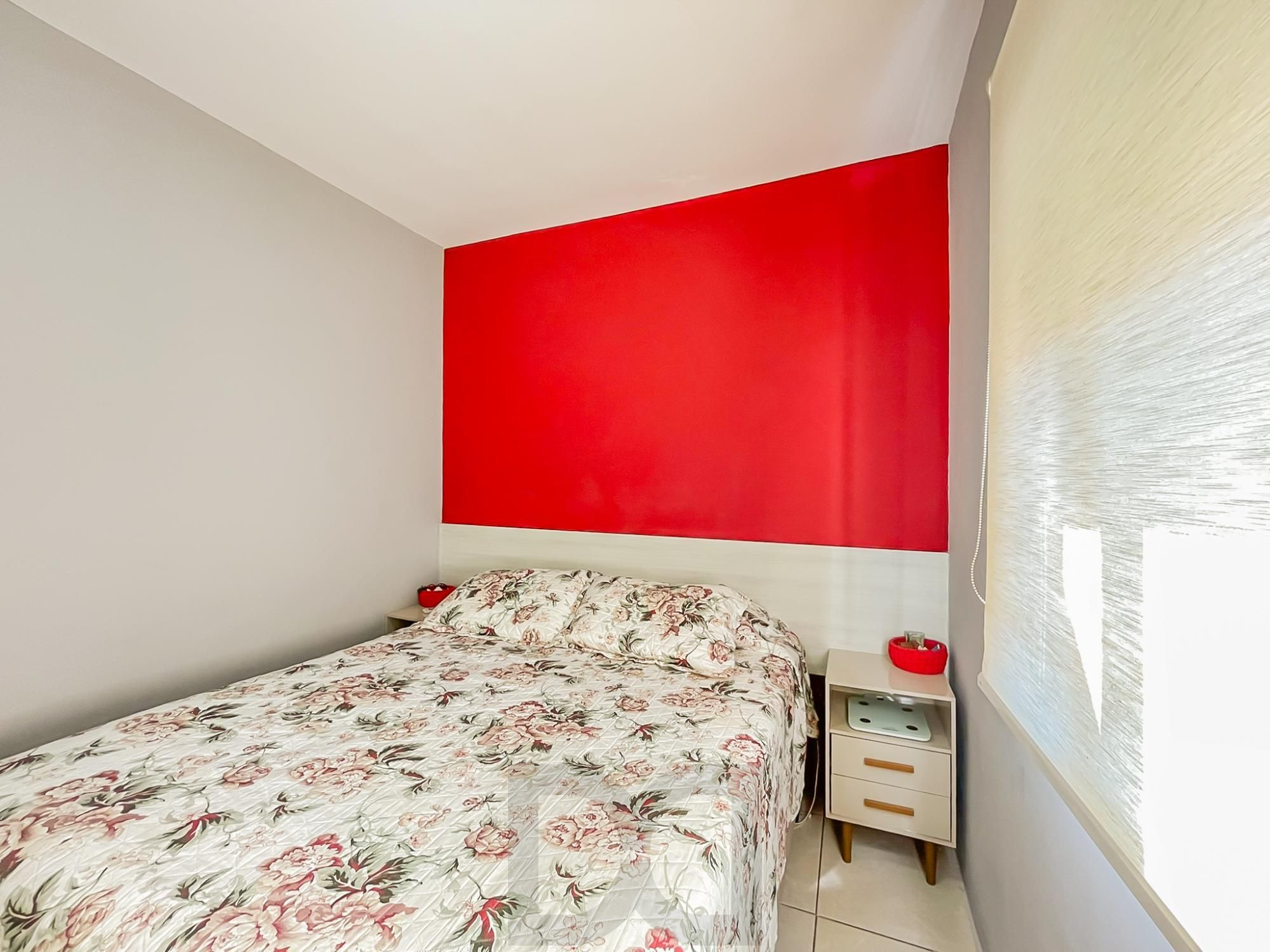 Casa 2 dormitórios em condomínio, semi mobiliada, vaga coberta para 2 carros, lareira e pátio com churrasqueira. Condomínio com infra de lazer completo. Próximo ao comércio e todas as conveniências do bairro. — foto 14