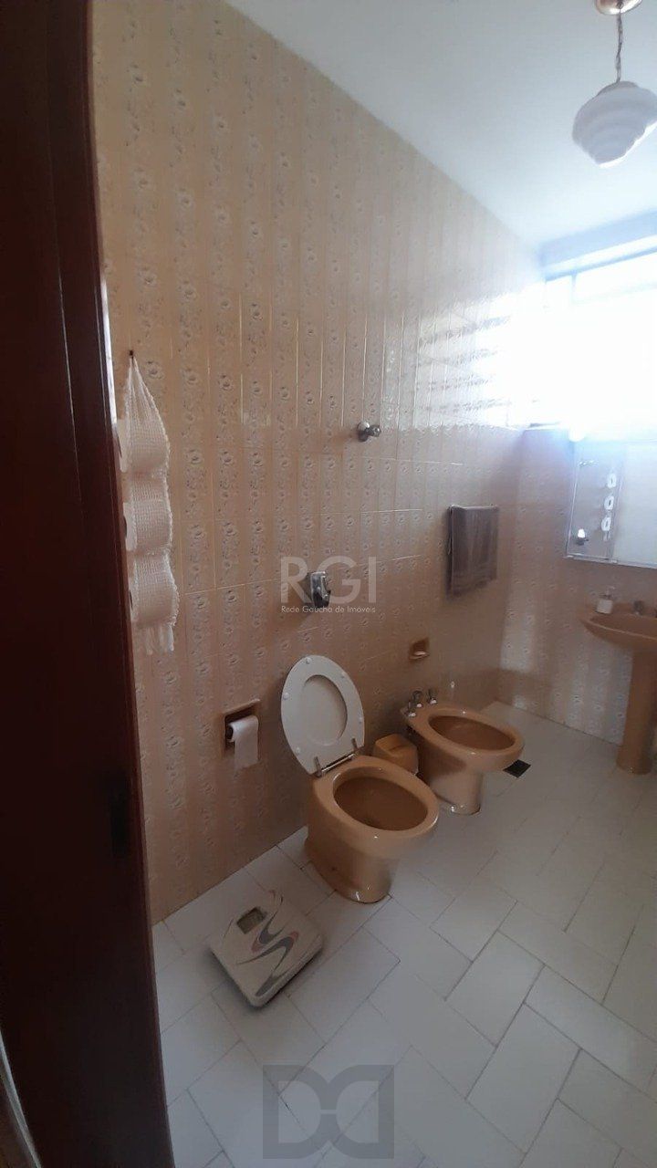 Casa para Venda - 250m², 3 dormitórios, sendo 1 suites, 3 vagas - Chácara das Pedras — foto 29
