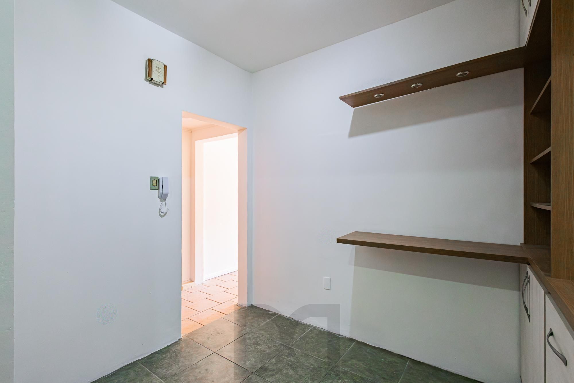 Apartamento de 2 Quartos com pátio no bairro Petrópolis — foto 14
