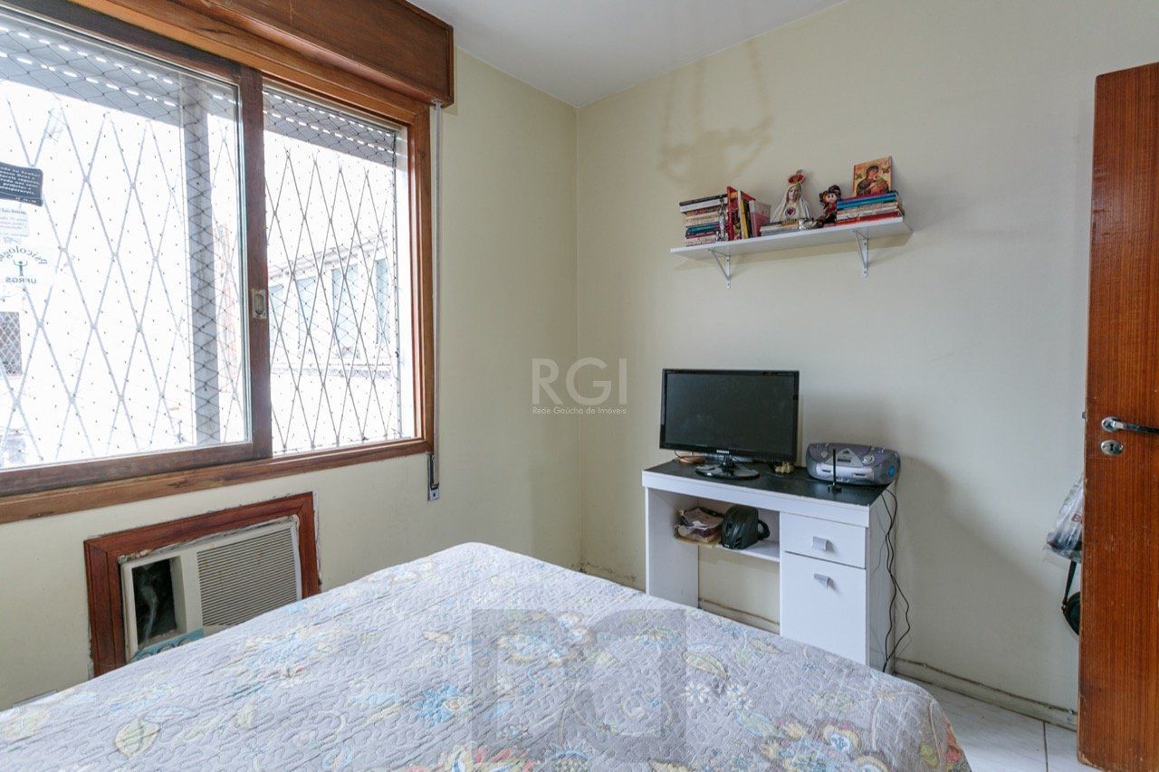 Apartamento amplo de 2 dormitórios com vaga no bairro Partenon em Porto Alegre — foto 23