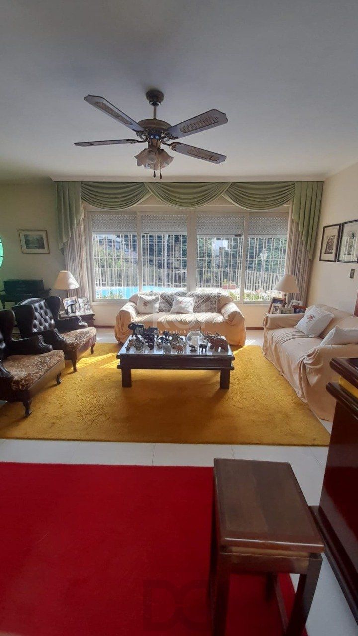 Casa para Venda - 250m², 3 dormitórios, sendo 1 suites, 3 vagas - Chácara das Pedras — foto 5