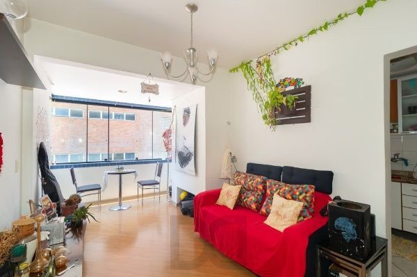 Apartamento com 2 quartos e 84m² no bairro Santo Antônio em Porto Alegre — foto 1