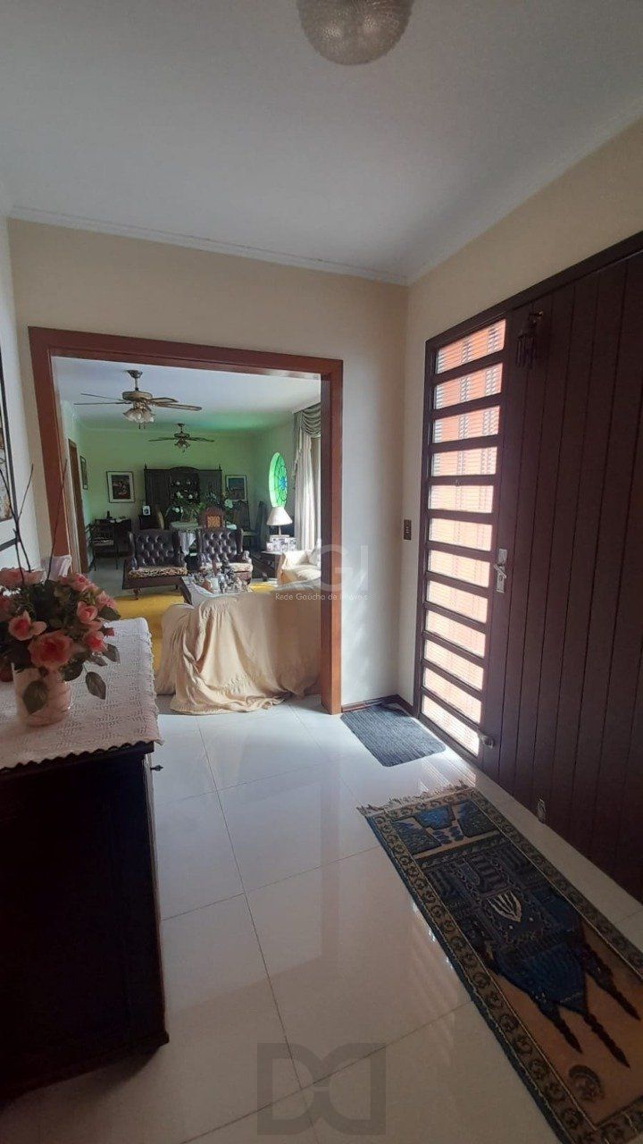 Casa para Venda - 250m², 3 dormitórios, sendo 1 suites, 3 vagas - Chácara das Pedras — foto 3