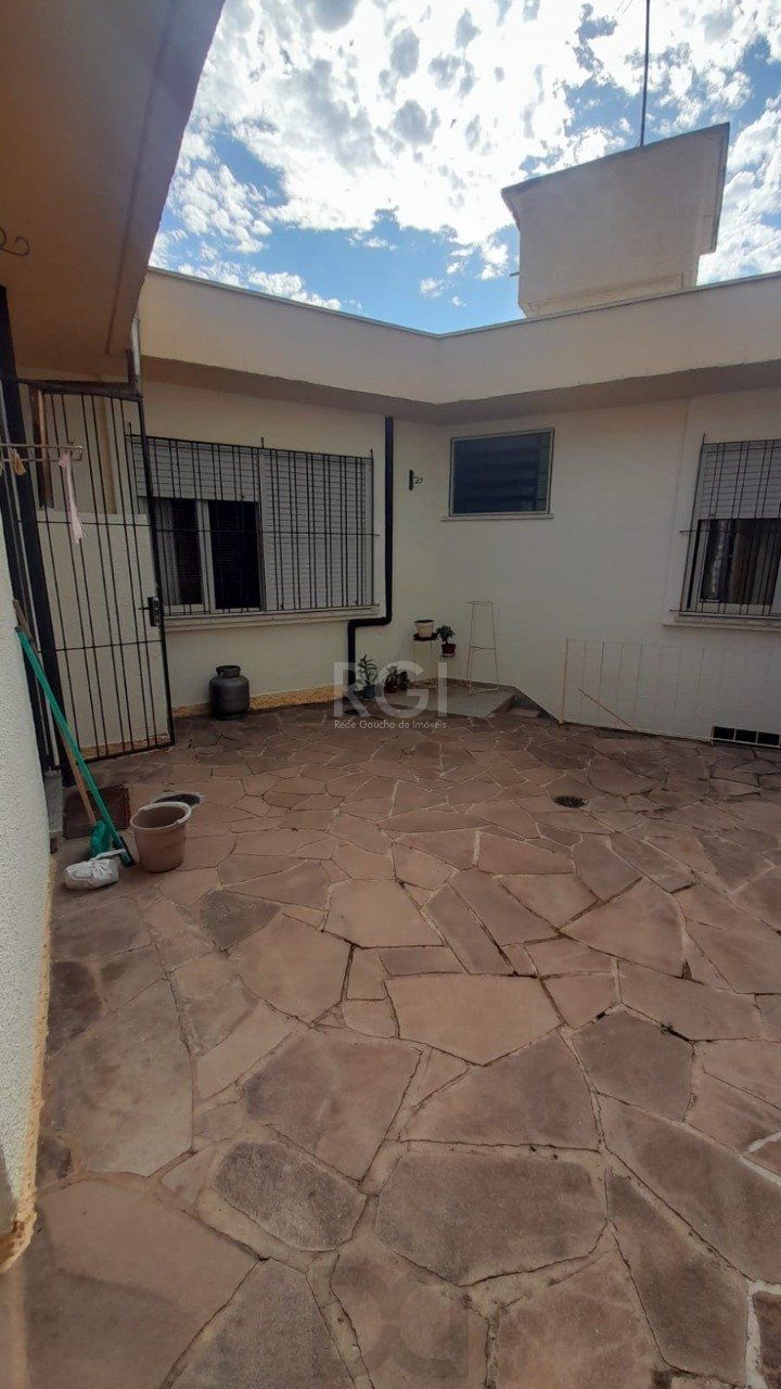 Casa para Venda - 250m², 3 dormitórios, sendo 1 suites, 3 vagas - Chácara das Pedras — foto 32