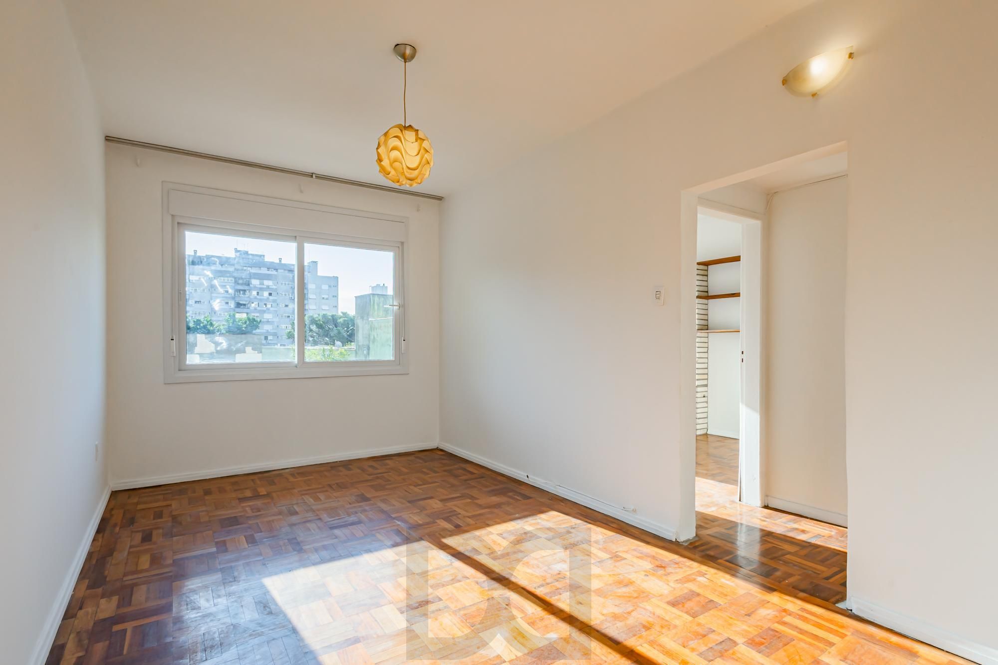Apartamento de 2 Quartos com pátio no bairro Petrópolis — foto 1