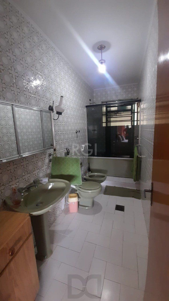 Casa para Venda - 250m², 3 dormitórios, sendo 1 suites, 3 vagas - Chácara das Pedras — foto 19