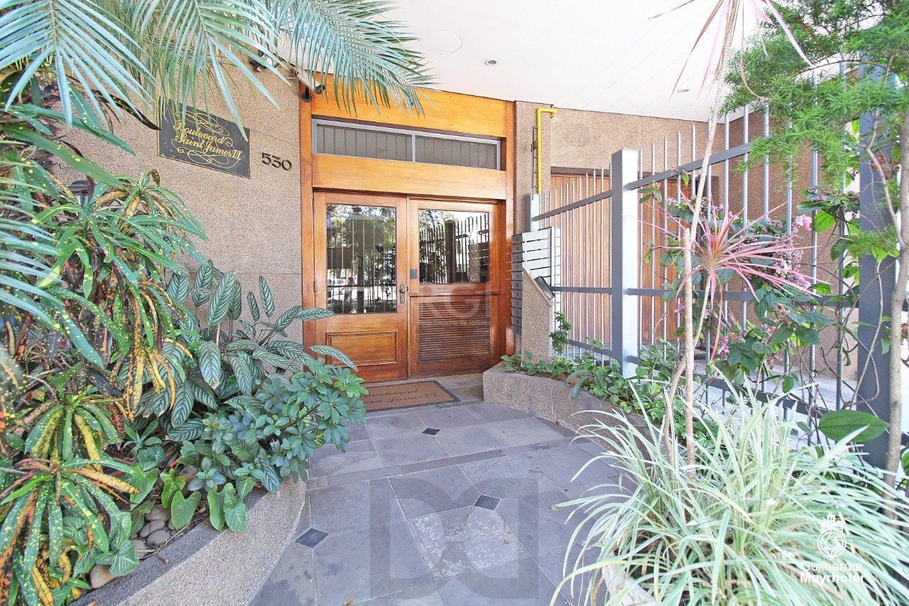Apartamento para Venda - 76.17m², 2 dormitórios, sendo 1 suites, 2 vagas - Menino Deus — foto 2