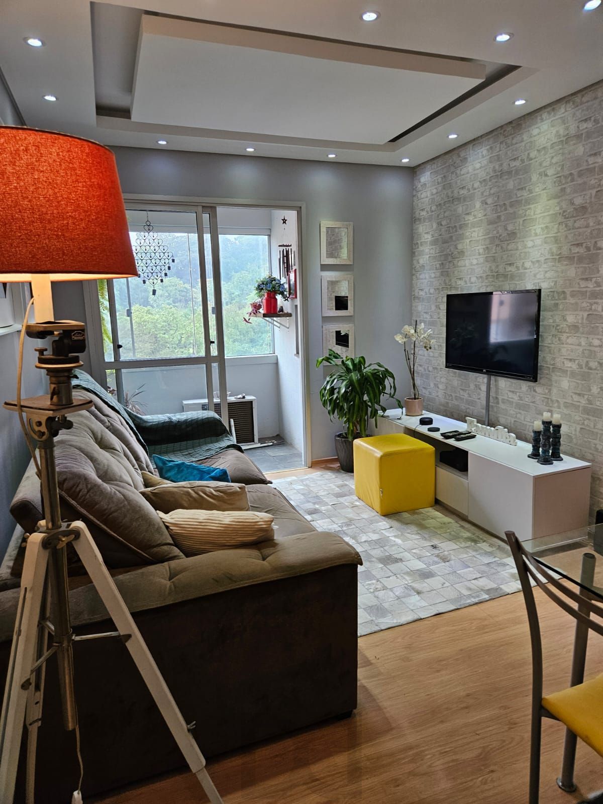 Apartamento à venda com 68m², 2 quartos e 1 vaga no bairro Nonoai. — foto 1