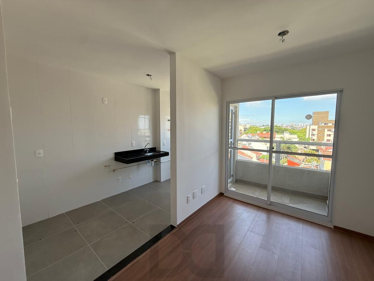 Apartamento com sacada e churrasqueira no bairro Jardim Planalto!! — foto 4