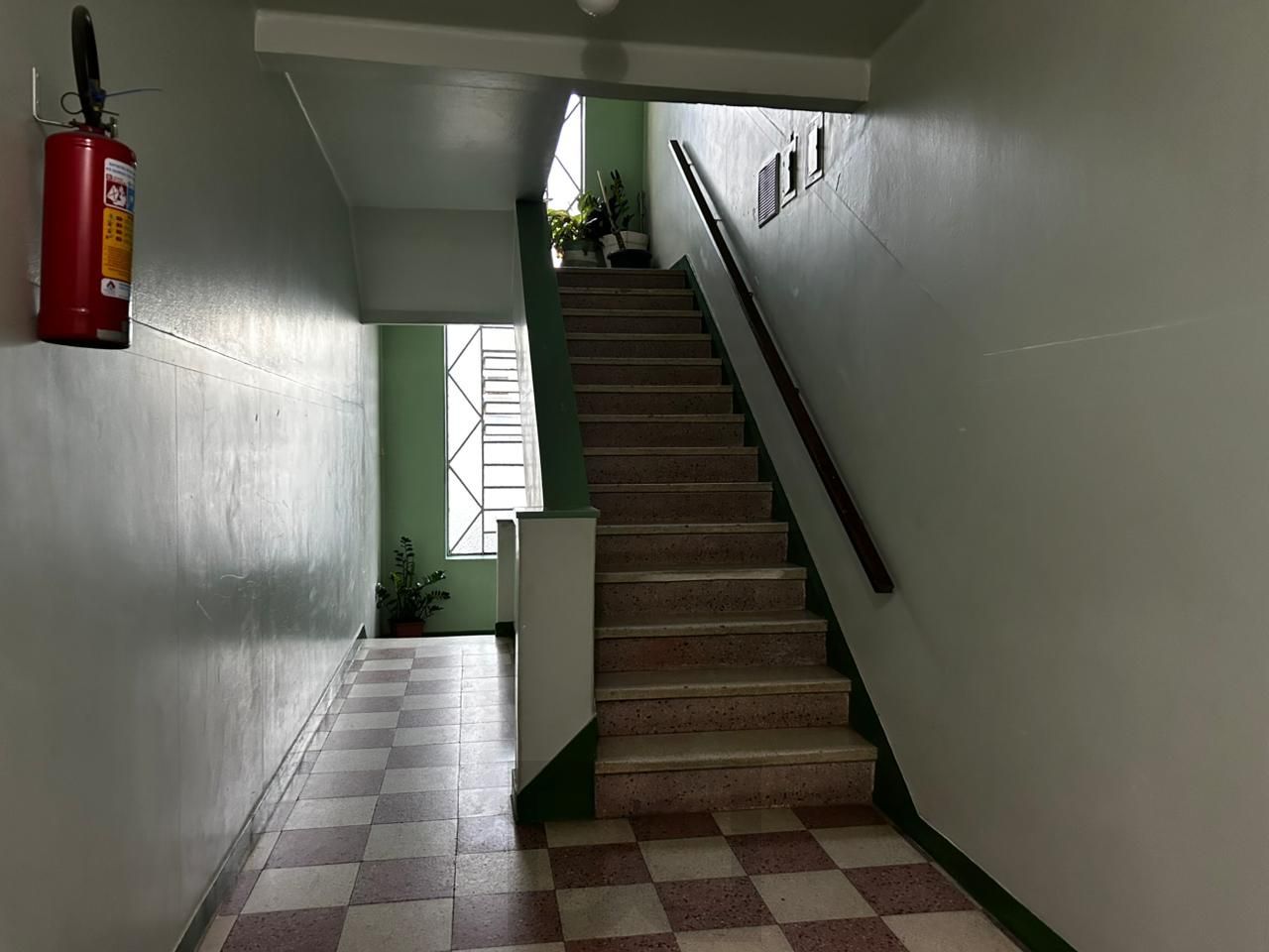 Apartamento 2 dormitórios reformado — foto 4