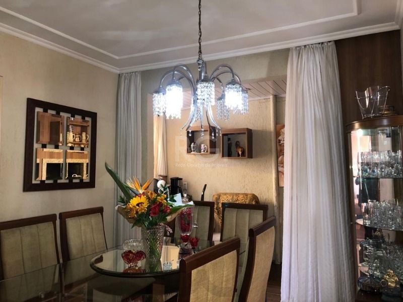 Casa para Venda - 200m², 3 dormitórios, sendo 1 suites, 2 vagas - Chácara das Pedras — foto 7