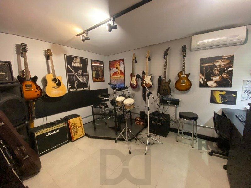 Casa em Condomínio para Comprar no bairro Pedra Redonda com 4 suítes — foto 2