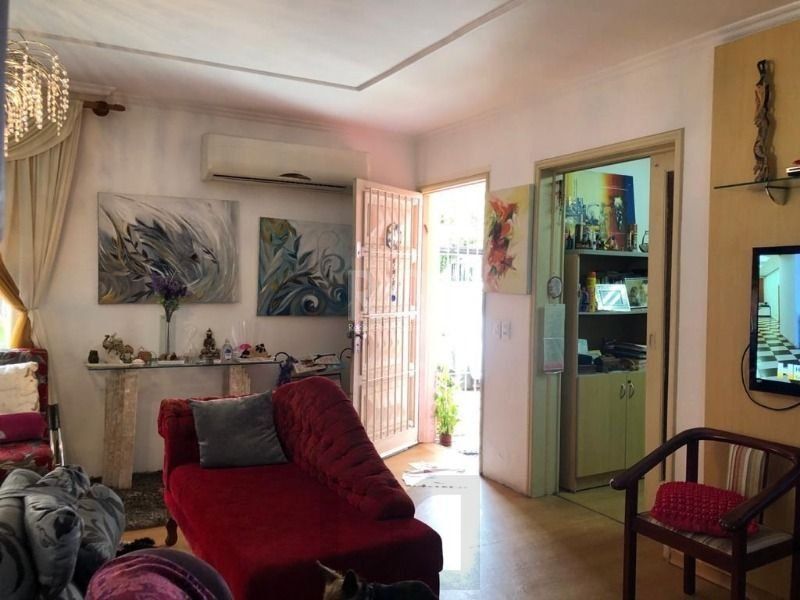 Casa para Venda - 200m², 3 dormitórios, sendo 1 suites, 2 vagas - Chácara das Pedras — foto 1