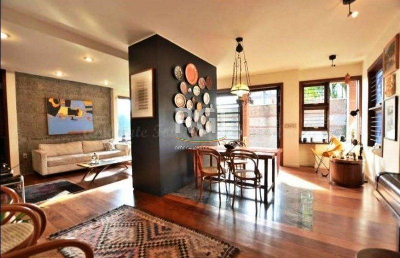 Casa para Venda - 276m², 3 dormitórios, sendo 1 suites, 5 vagas - Medianeira — foto 1