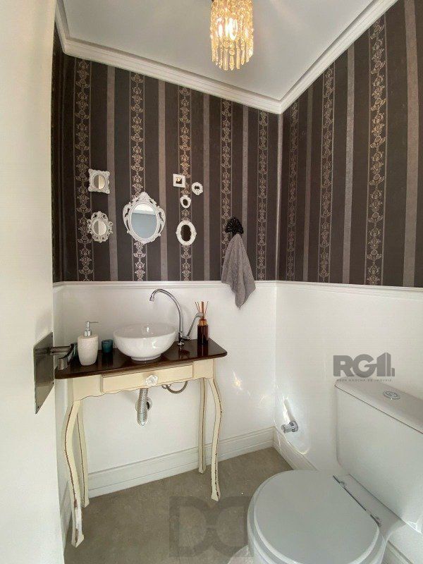 Casa em Condomínio para Comprar no bairro Pedra Redonda com 4 suítes — foto 25