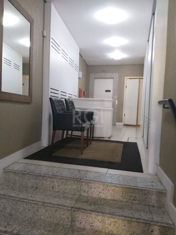MÁFFER IMÓVEIS ALUGA Sala Comercial na Av. Cristóvão Colombo – Próxima à Félix da Cunha- 32.71m² — foto 2