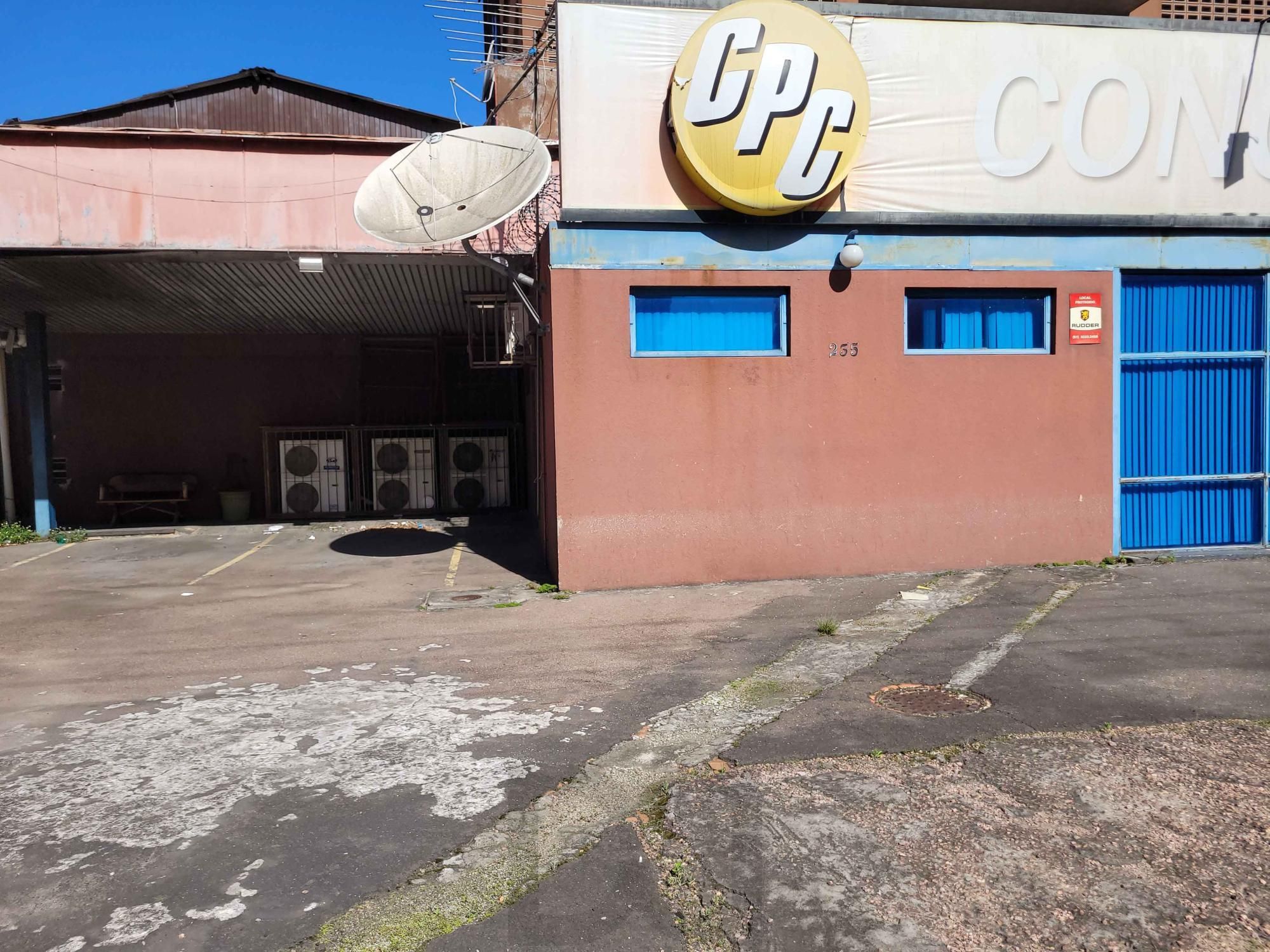 🏙️ Loja térrea para locação na Avenida Farrapos com vaga de estacionamento! — foto 2