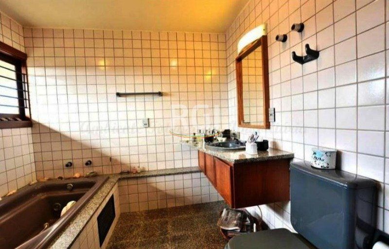 Casa para Venda - 276m², 3 dormitórios, sendo 1 suites, 5 vagas - Medianeira — foto 15