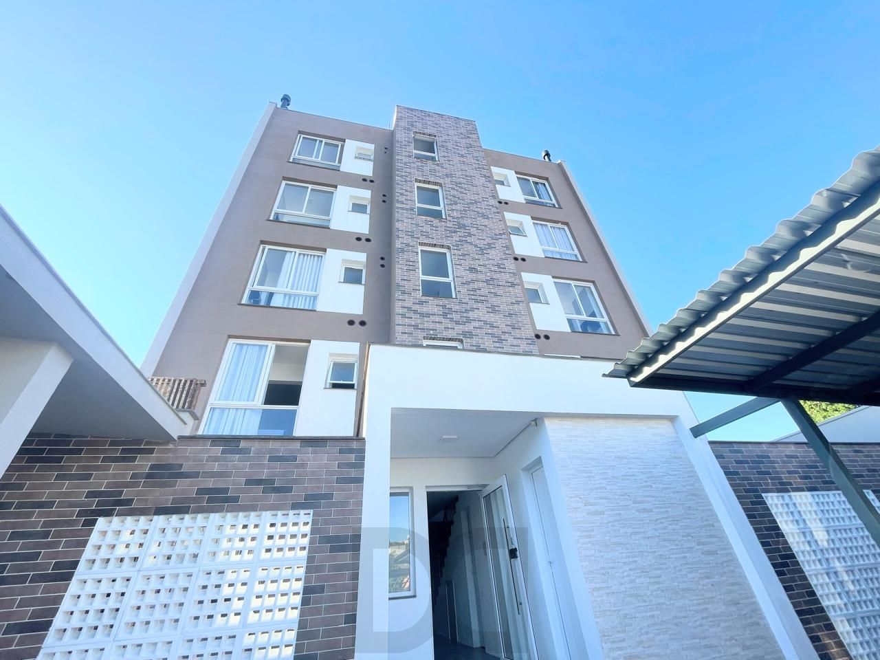 🏡 APARTAMENTO 2 DORMITÓRIOS COM SUÍTE + GARAGEM NA MEDIANEIRA! 🔑✨ — foto 1