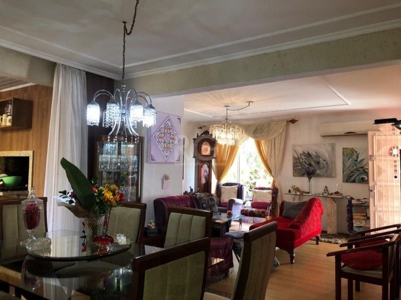 Casa para Venda - 200m², 3 dormitórios, sendo 1 suites, 2 vagas - Chácara das Pedras — foto 4