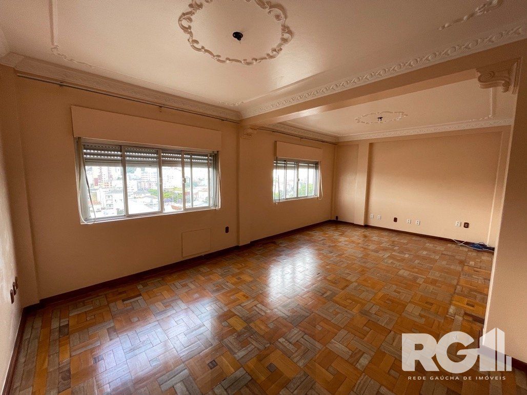 303m2 Apartamento com 5 dormitórios no centro da capital. — foto 9