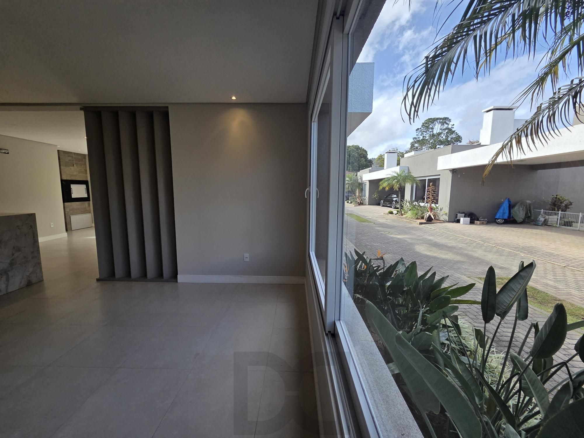 Exclusiva Casa Térrea com 3 Suítes em Condomínio Privativo no Bairro Guarujá — foto 10