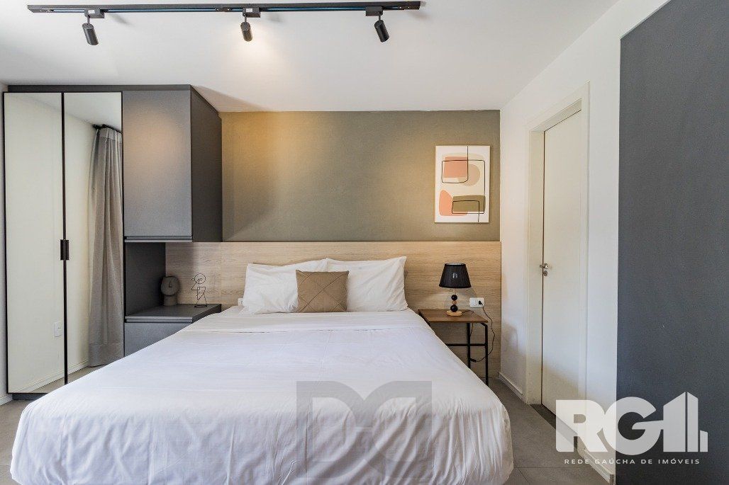 Studio localizado na Rua Duque de Caxias, Centro Histórico de Porto Alegre, uma das ruas mais charmosas e antigas de Porto Alegre, próximo da Santa Casa, UFRGS Catedral, Palácio Piratini. — foto 16