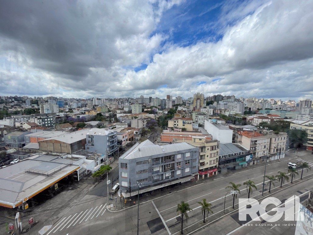 303m2 Apartamento com 5 dormitórios no centro da capital. — foto 12