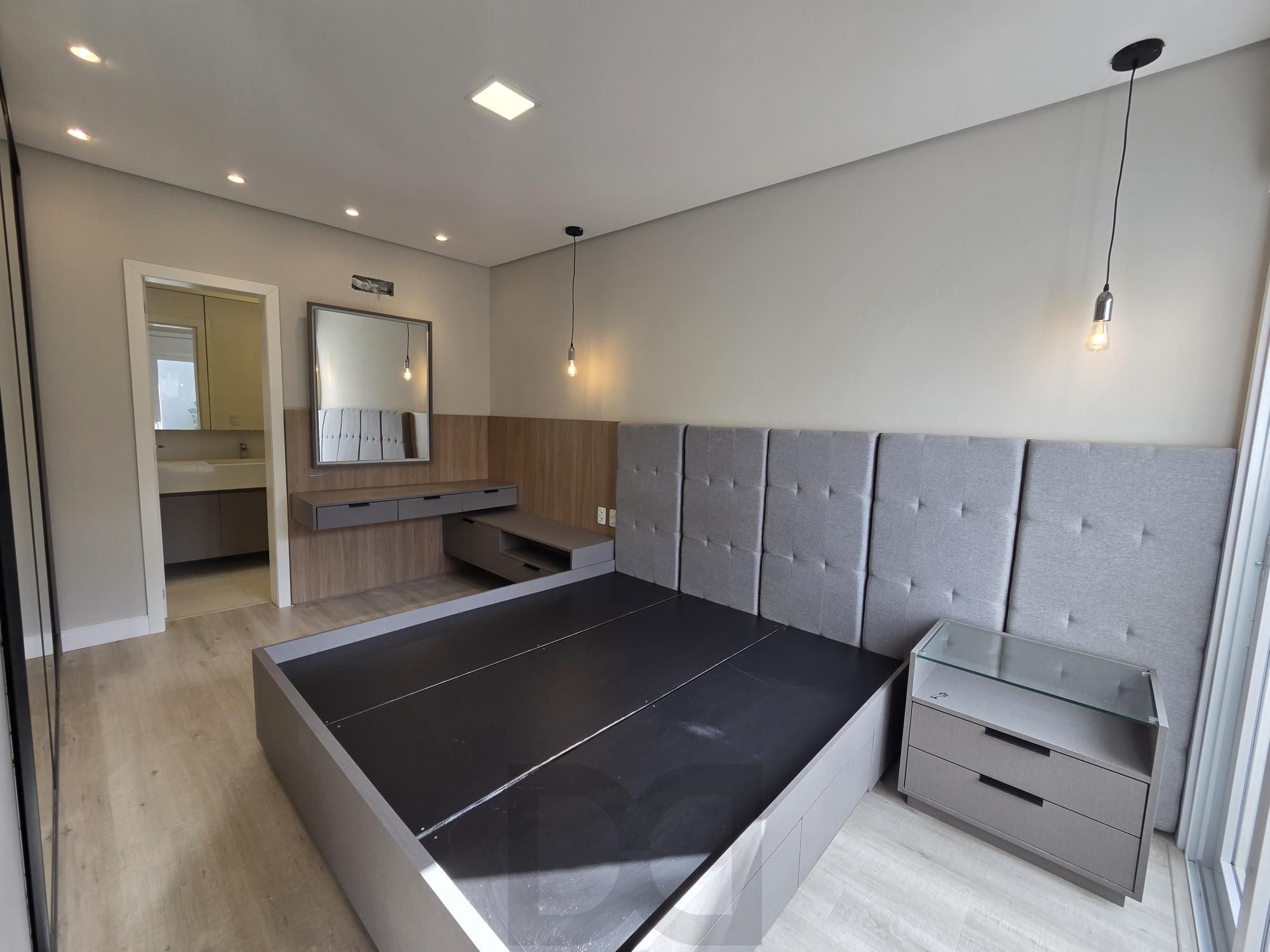 Exclusiva Casa Térrea com 3 Suítes em Condomínio Privativo no Bairro Guarujá — foto 27