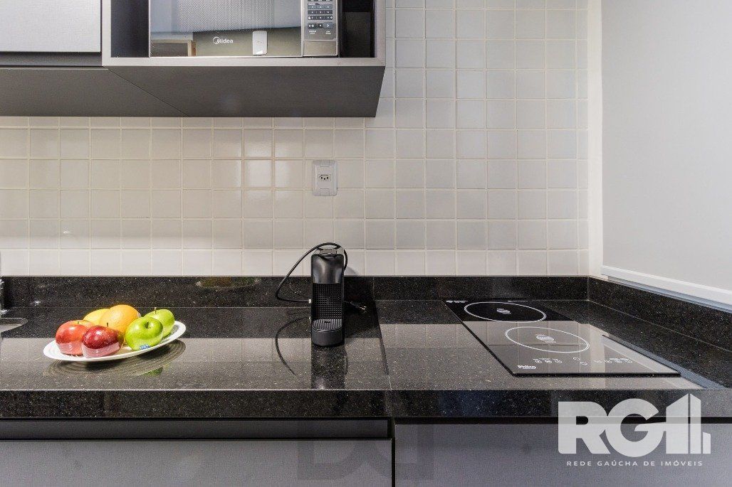 Studio localizado na Rua Duque de Caxias, Centro Histórico de Porto Alegre, uma das ruas mais charmosas e antigas de Porto Alegre, próximo da Santa Casa, UFRGS Catedral, Palácio Piratini. — foto 17