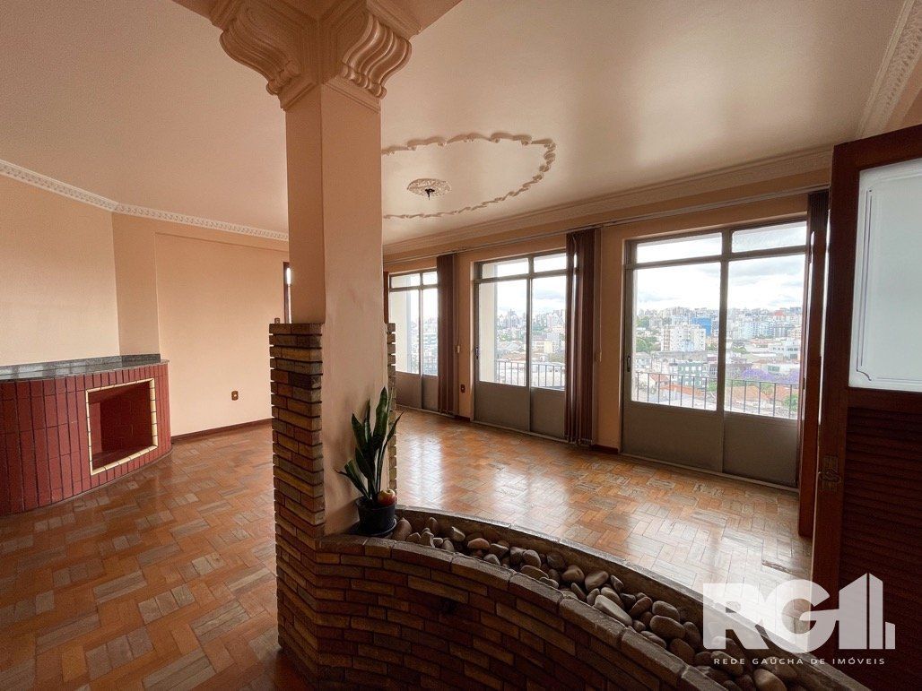 303m2 Apartamento com 5 dormitórios no centro da capital. — foto 3
