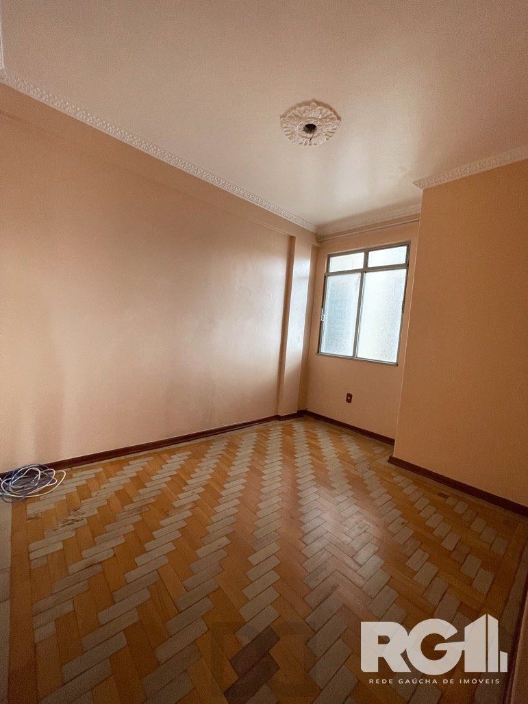 303m2 Apartamento com 5 dormitórios no centro da capital. — foto 11
