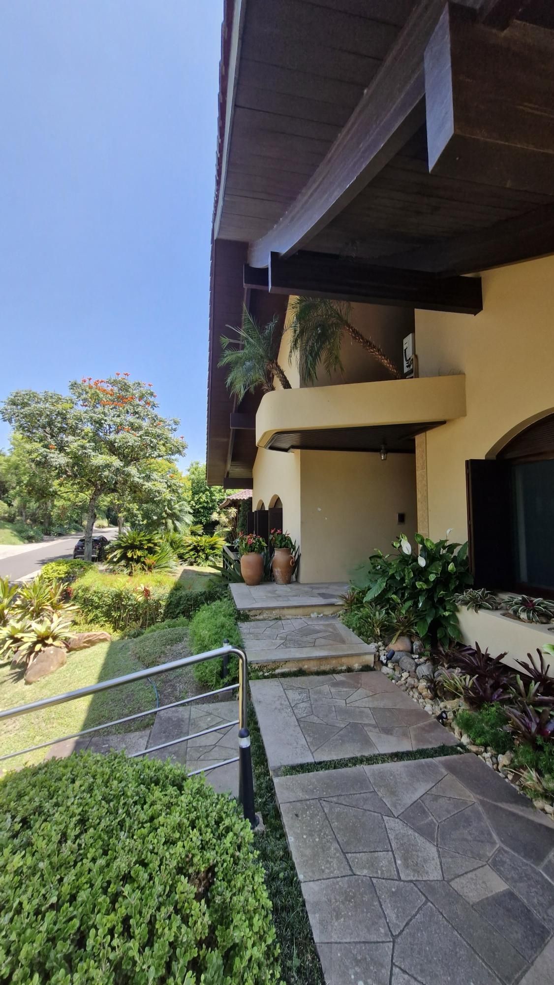 Residência de alto padrão no CONDOMÍNIO HORIZONTAL JARDIM DO SOL na zona sul de Porto Alegre — foto 76