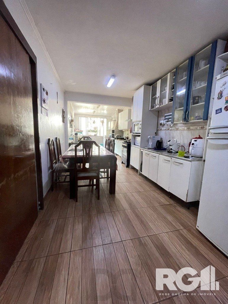 Linda Casa com cinco dormitórios na Vila Nova — foto 6