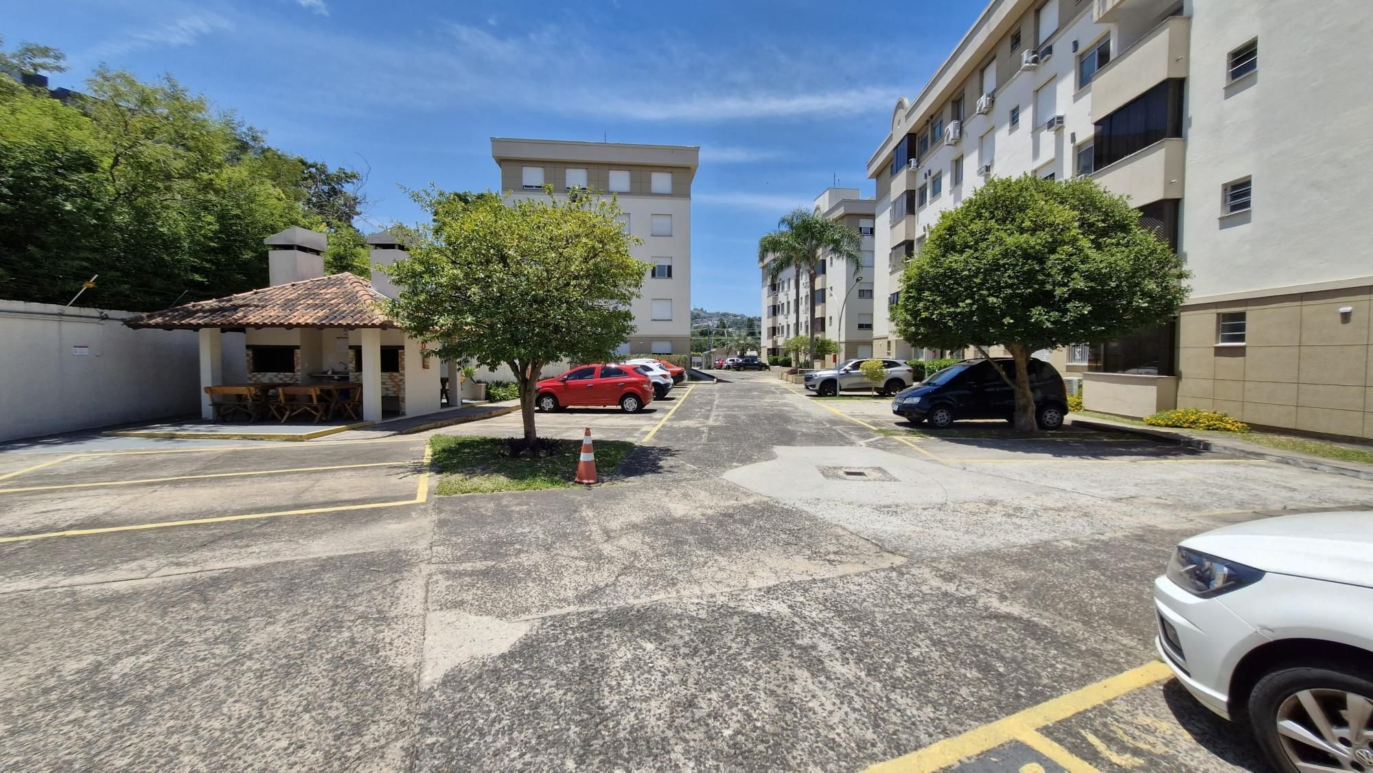 Excelente Apartamento de dois Dormitórios perto do Bourbon Aparício Borges. — foto 32