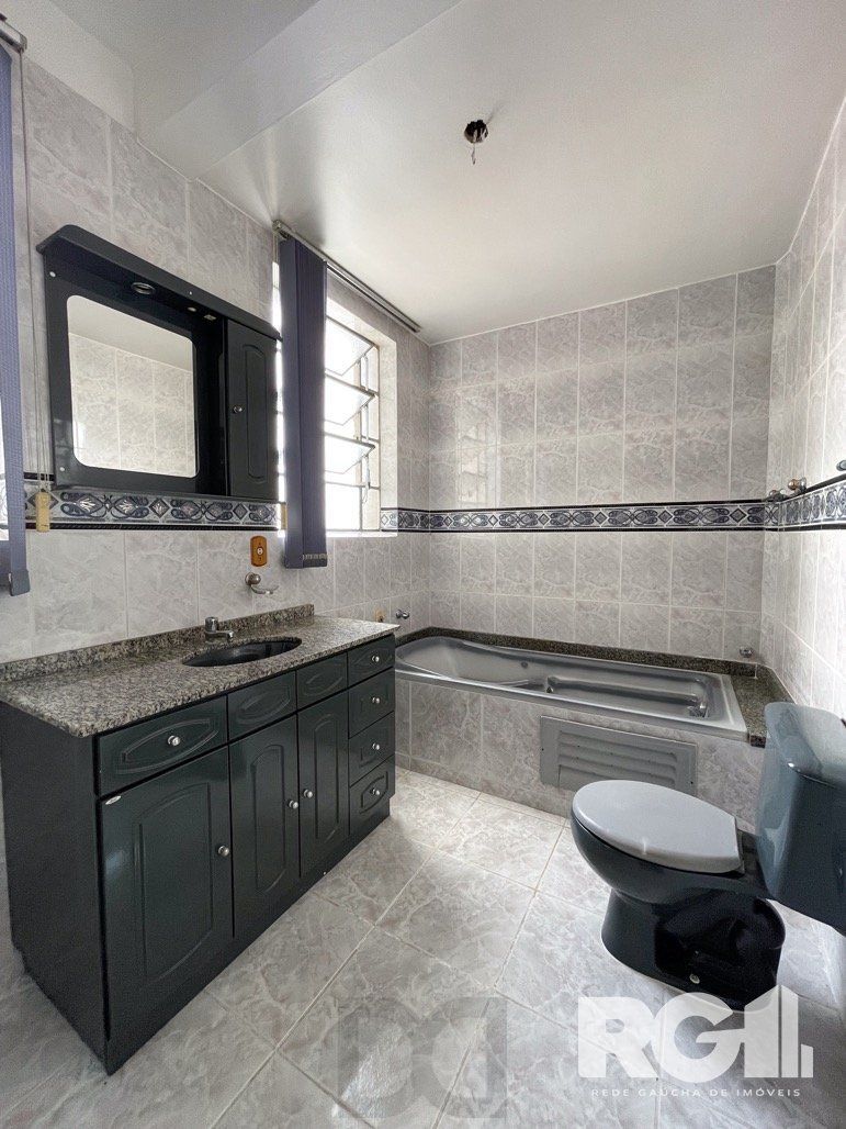 303m2 Apartamento com 5 dormitórios no centro da capital. — foto 23
