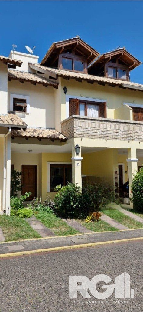Sobrado com três dormitórios no Condoínio Residência Jardim Verde Ipanema. — foto 1
