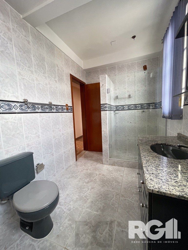 303m2 Apartamento com 5 dormitórios no centro da capital. — foto 24