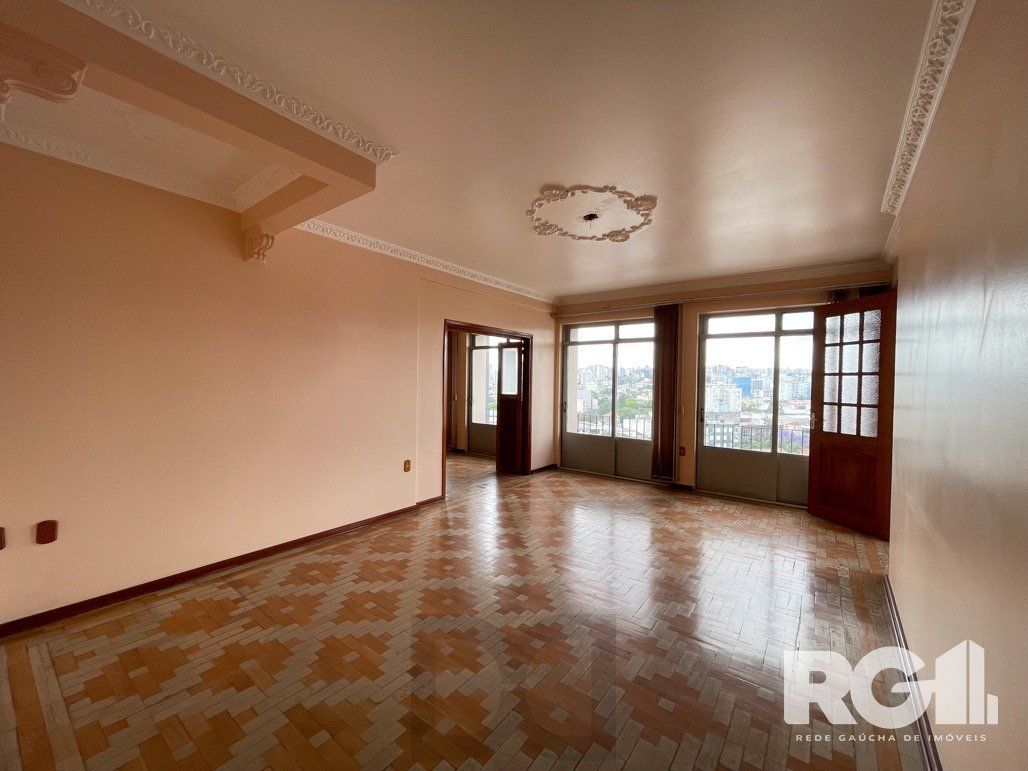303m2 Apartamento com 5 dormitórios no centro da capital. — foto 7