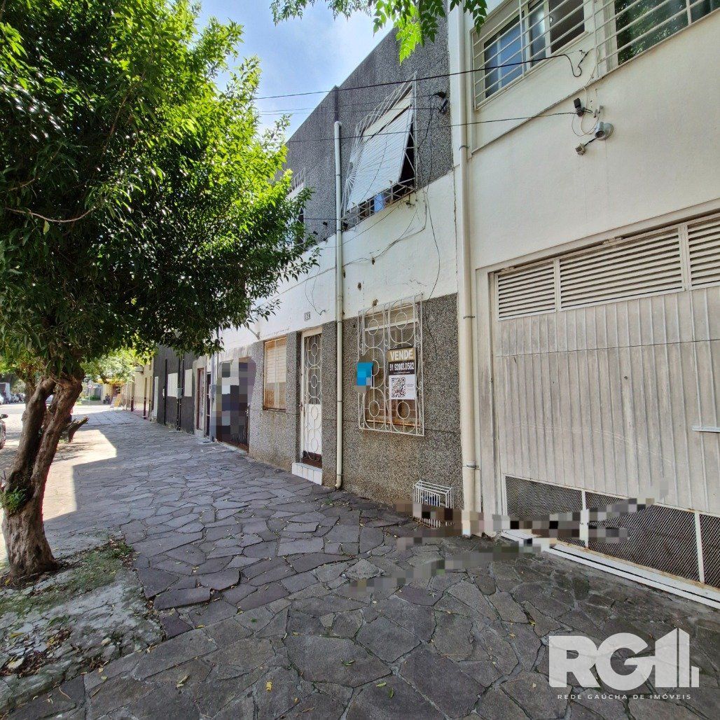 Residência no Bairro Azenha, com quatro dormitórios — foto 2
