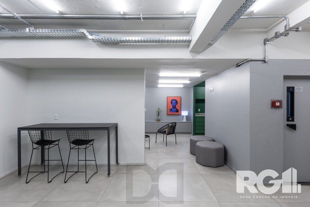 Studio localizado na Rua Duque de Caxias, Centro Histórico de Porto Alegre, uma das ruas mais charmosas e antigas de Porto Alegre, próximo da Santa Casa, UFRGS Catedral, Palácio Piratini. — foto 12