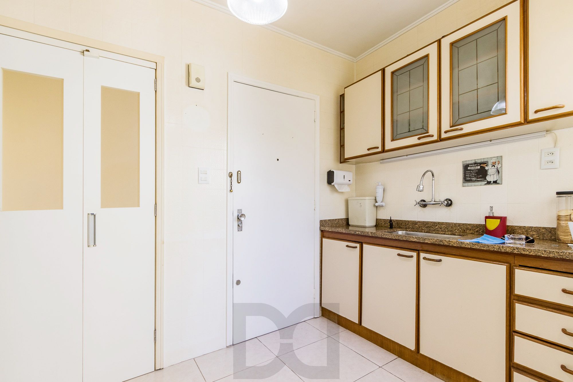 Oportunidade única: Apartamento com dois dormitórios e vaga de garagem à venda no coração do Bairro Higienópolis! — foto 26