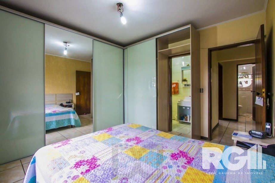 Linda Casa com cinco dormitórios na Vila Nova — foto 8