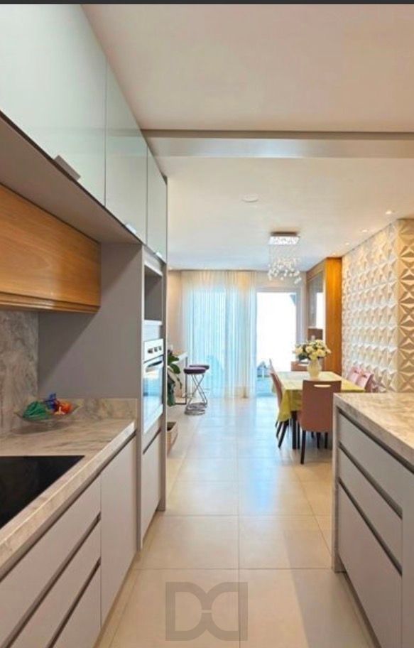Exclusiva Casa Térrea com 3 Suítes em Condomínio Privativo no Bairro Guarujá — foto 8